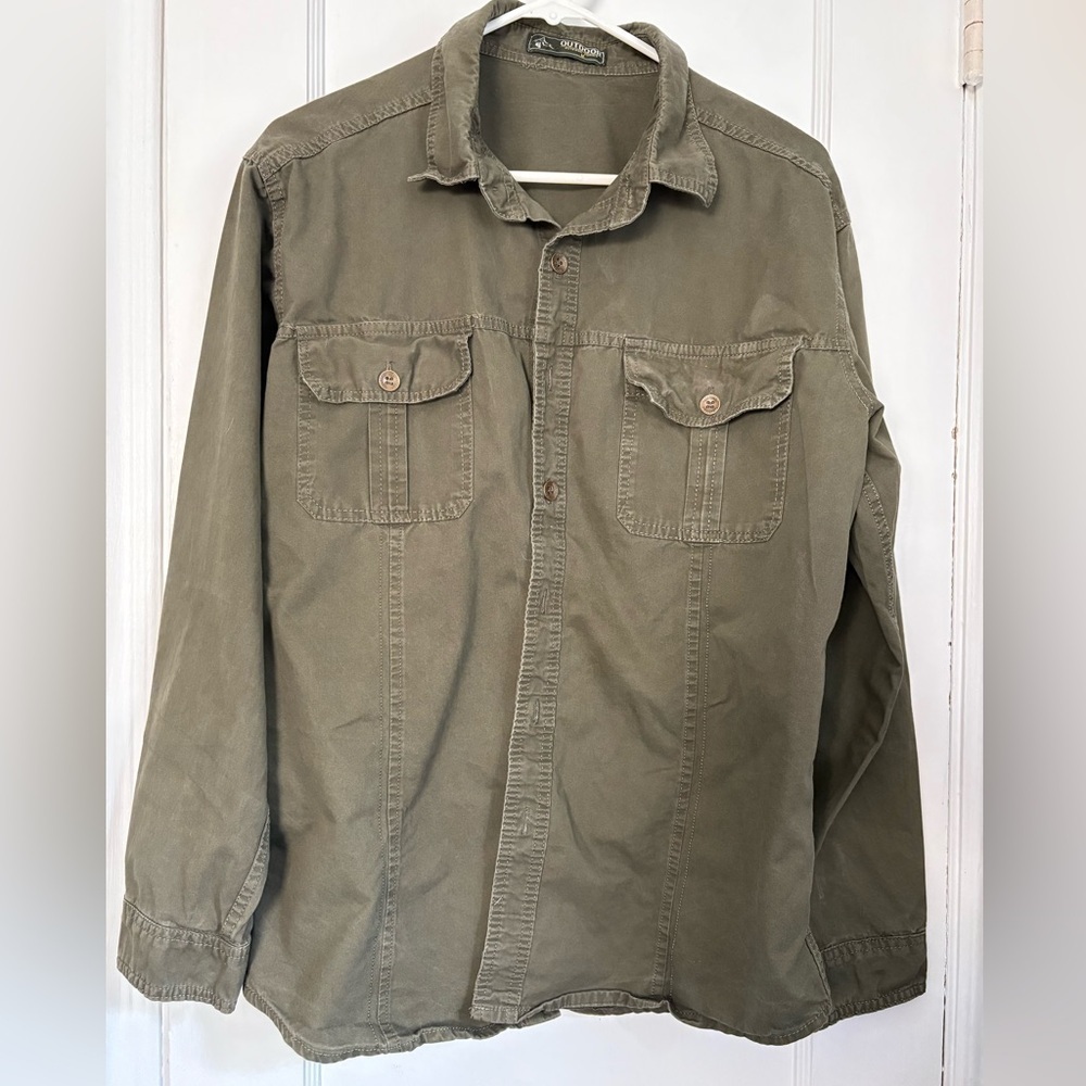 Outdoors Series Olive Green Long Sleeves
Cotton Men's Jacket Shirt Size: Medium